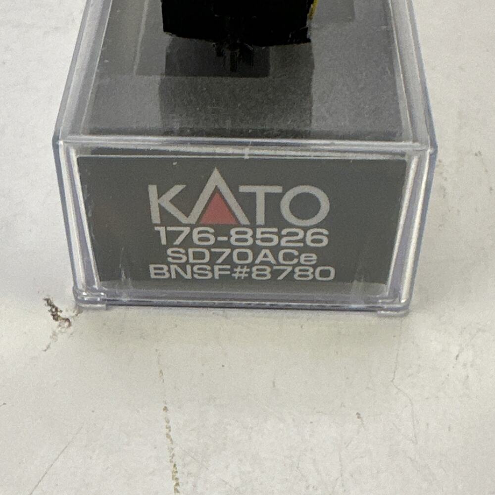 Kato 1768526-DC SD70ACe BNSF #8780 Locomotive N Scale - Picture 9 of 10